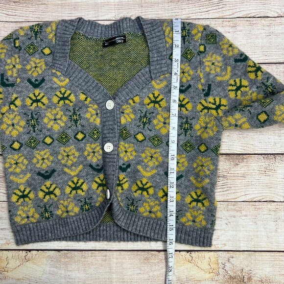 Dazy Gray Cropped Cardigan Sweater Size M Floral Fair Isle Pattern Yellow Green - Picture 4 of 10